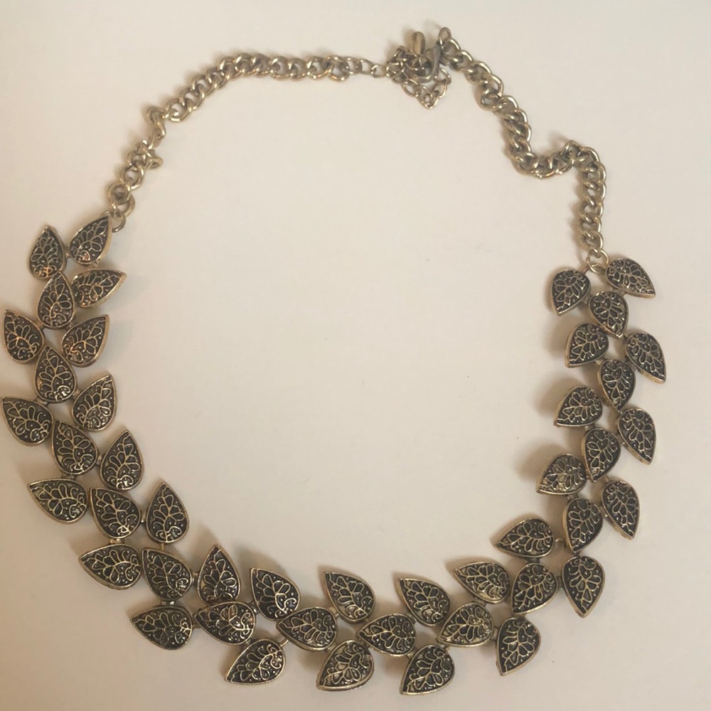 Gorgeous Adjustable Leaf Necklace - image 1